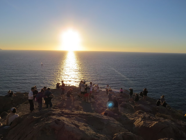 Spot sunset Faros santorin