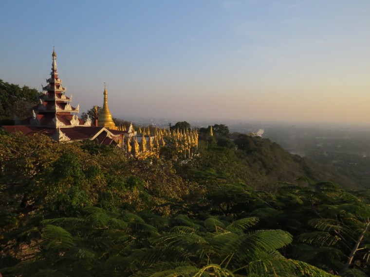 Colline de Mandalay spot Sunset
