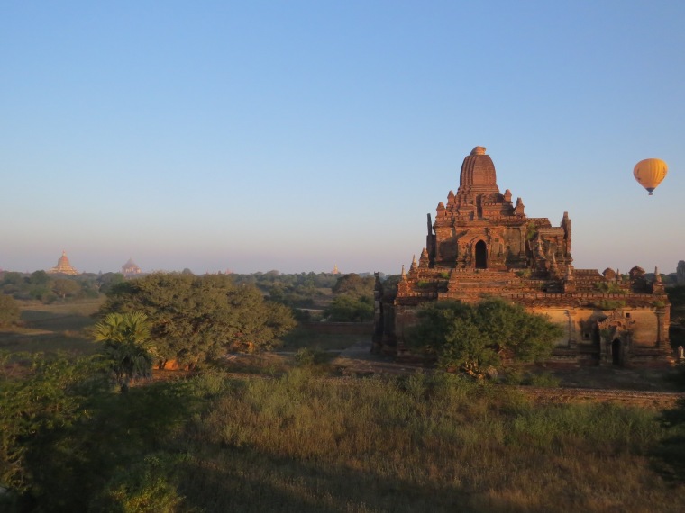 Lever de soleil Bagan 