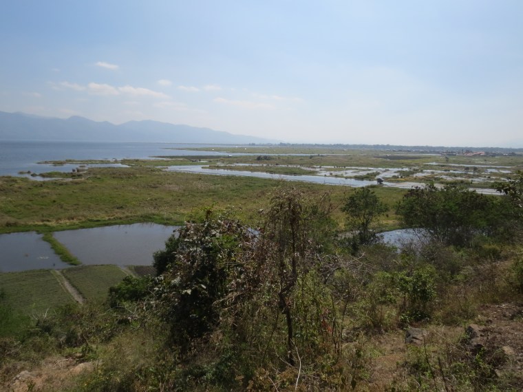 village de Kaung Daing vue sur Lac Inlé