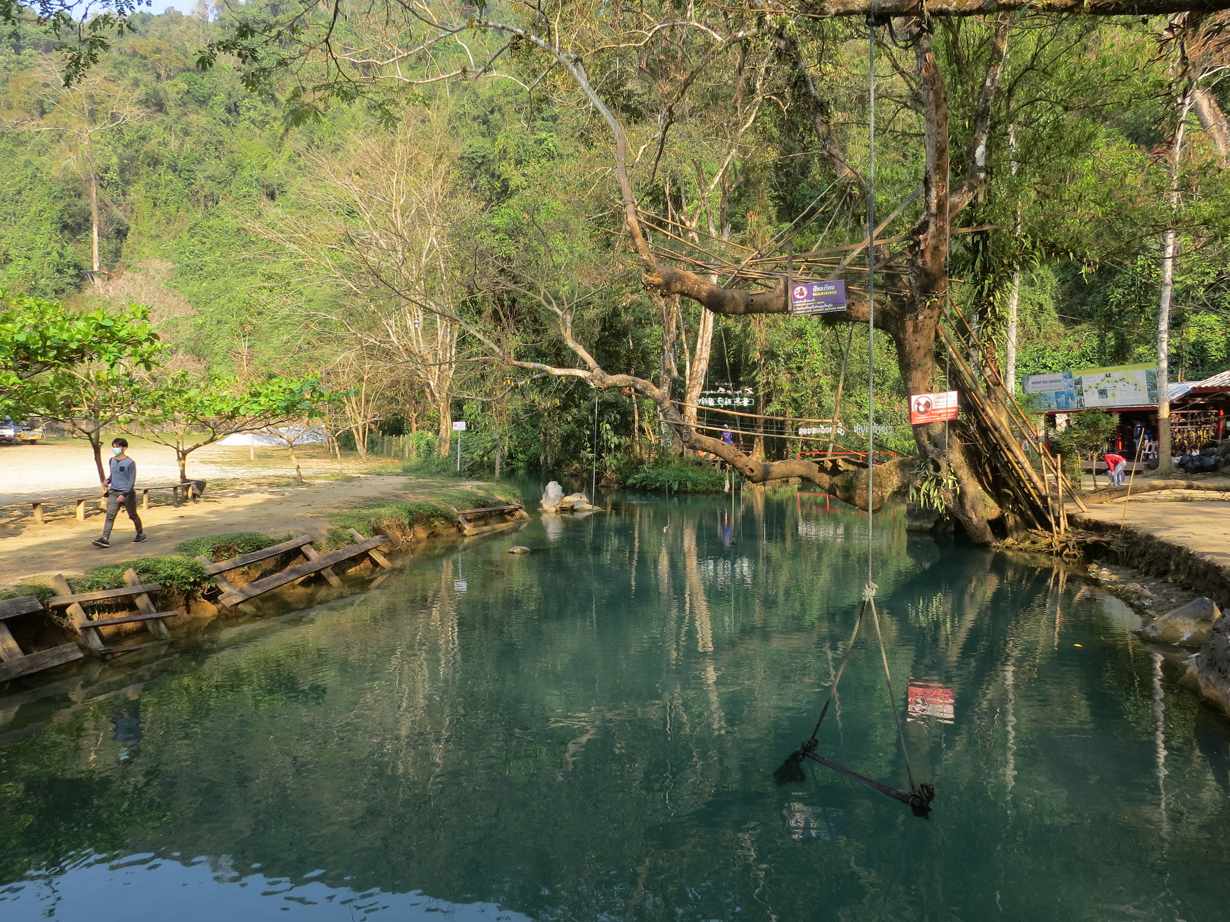 Blue lagon baignade vieng vang 