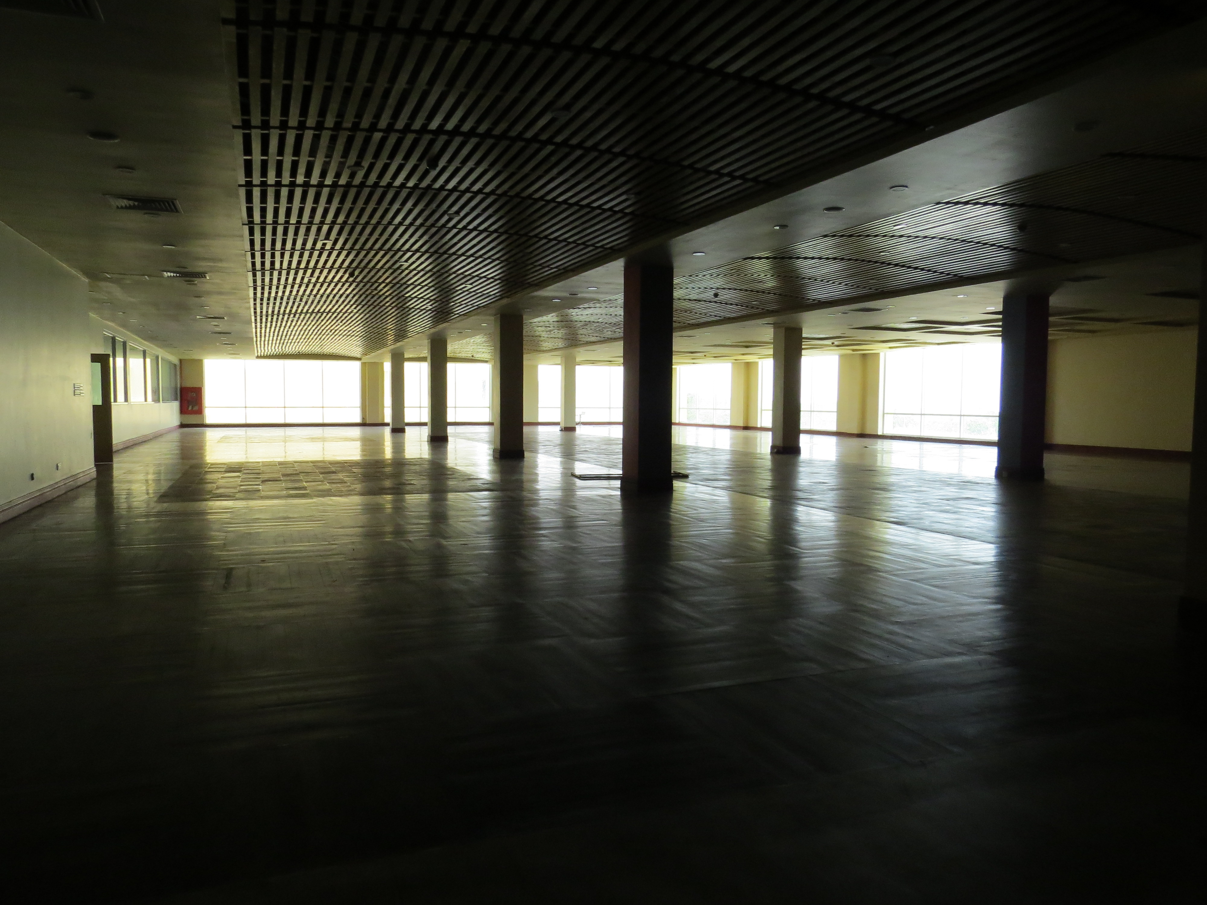 Gigantesque hotel bokor kampot Cambodge