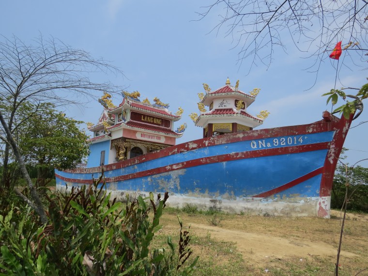Vélo sur île de Cam Kim Hoi An bateam temple