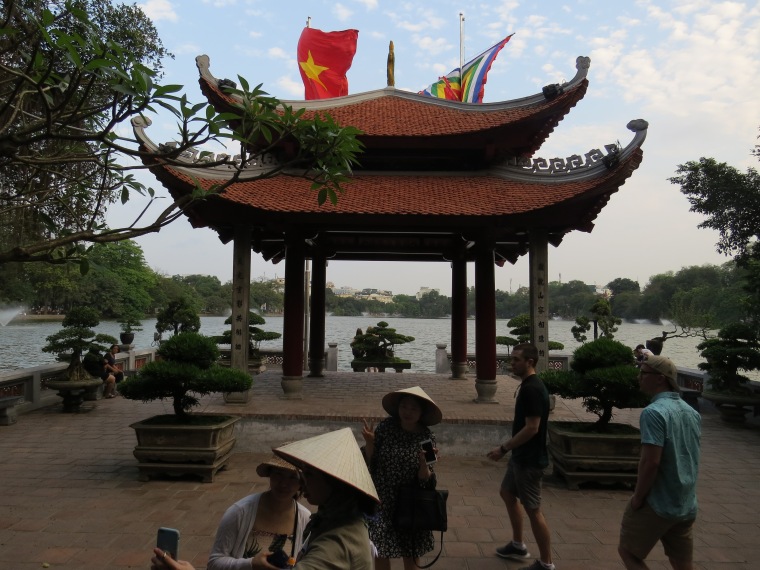Temple sur le lac Hanoi 