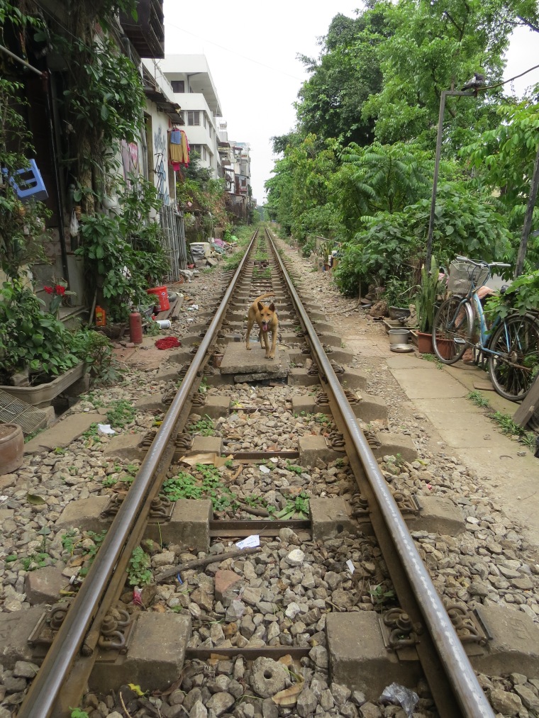 Chemin de fer entre maisons Hanoi