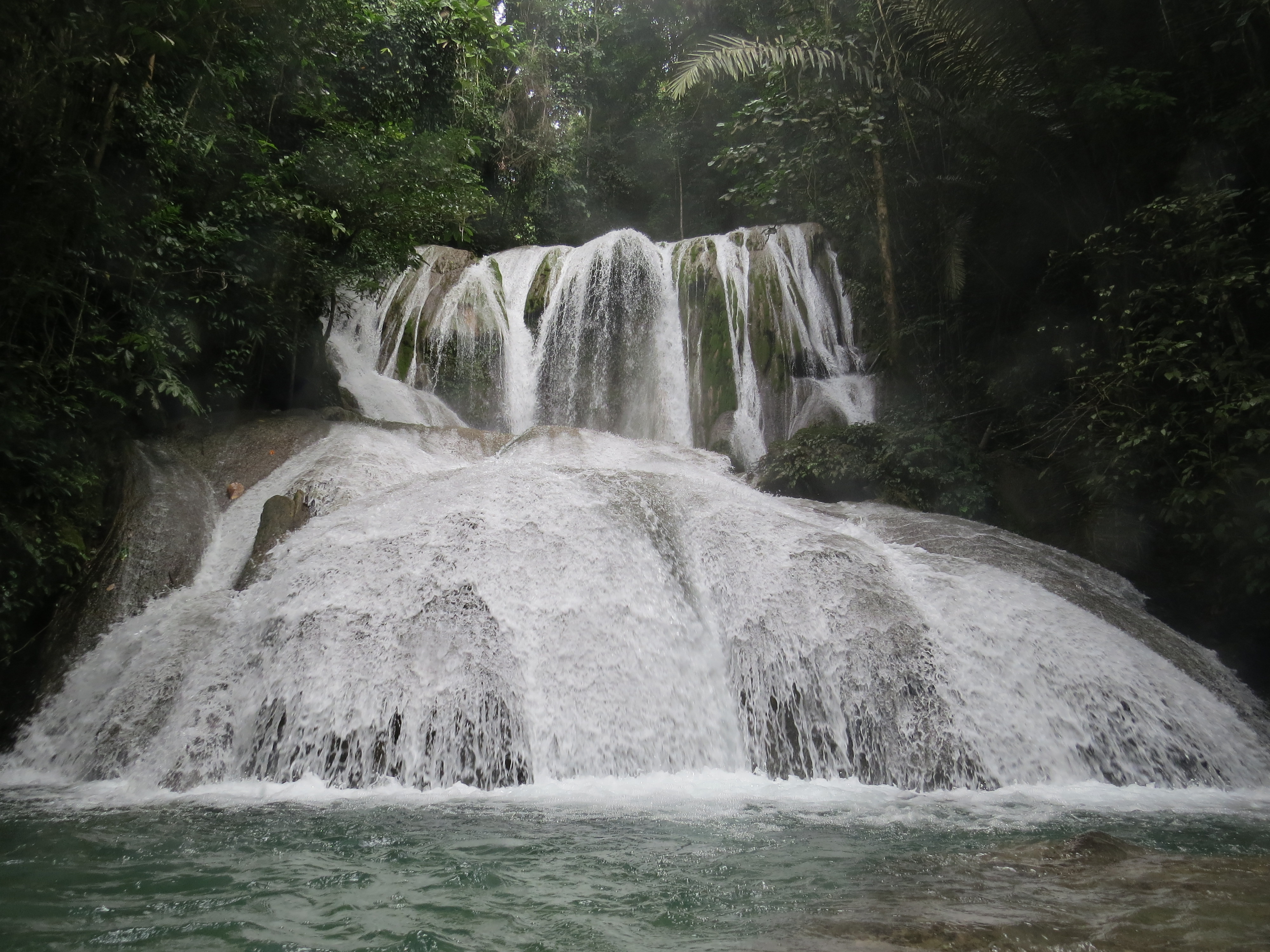 Incontournable cascade Tentena Sulawési